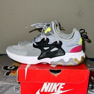 Nike Kids Gray and Black Sneakers with Gold Accents